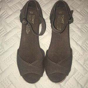 Toms wedges